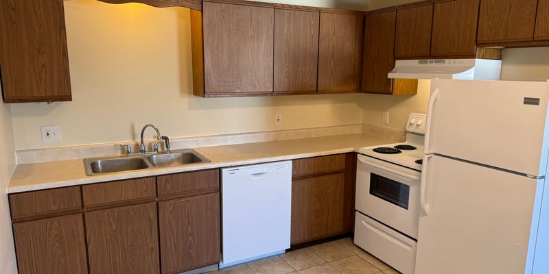 Biddeford Apartment: 106 Granite St