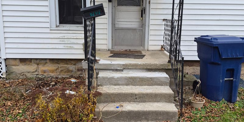 Shelby Apartment: 62 S Gamble St