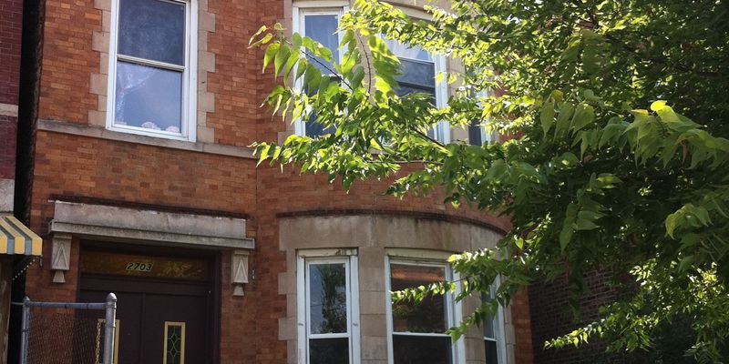 Chicago Apartment: 2703 West Haddon Avenue