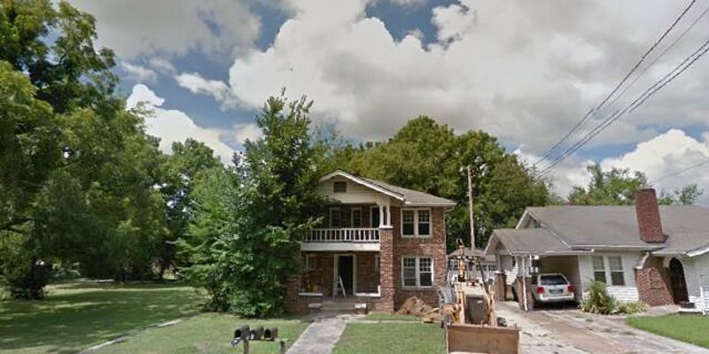 Jackson Apartment: 525 Lambuth Boulevard