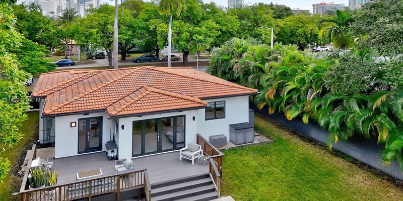 Miami House: 130 SW 25th Rd #130