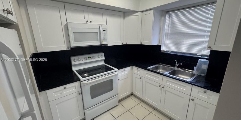 Miami Apartment: 1370 NE 119th St