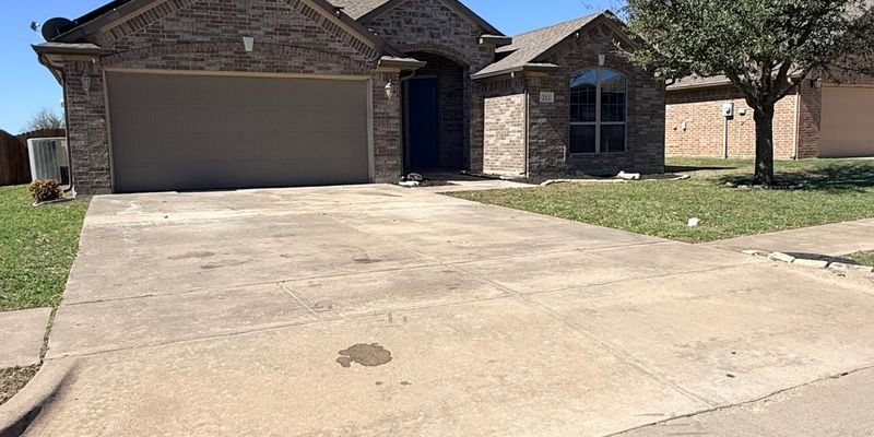 Alvarado House: 213 Briarstone Dr