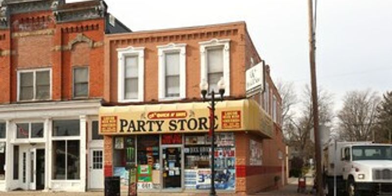 Corunna Apartment: 327 N Shiawassee St