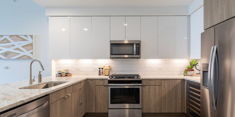 Houston Apartment: 1697 Sage Rd