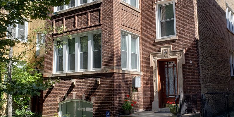 Chicago Apartment: 5027 North Ridgeway Avenue