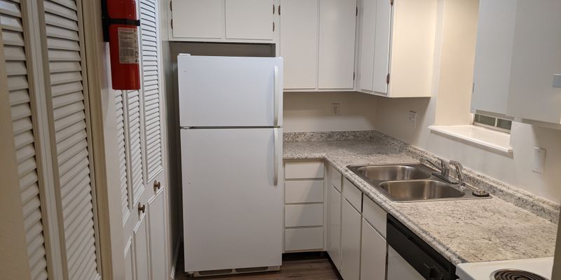 Pueblo Townhome: 127 Bonnymede Rd