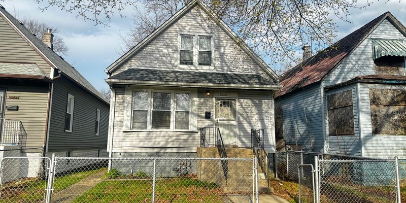 Chicago House: 12026 S Lafayette Ave