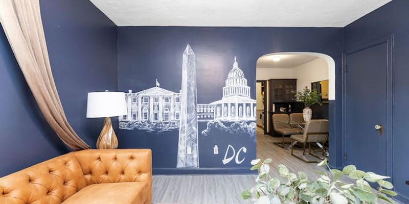 Washington House: 1629 Fairlawn Ave SE, Apt 1