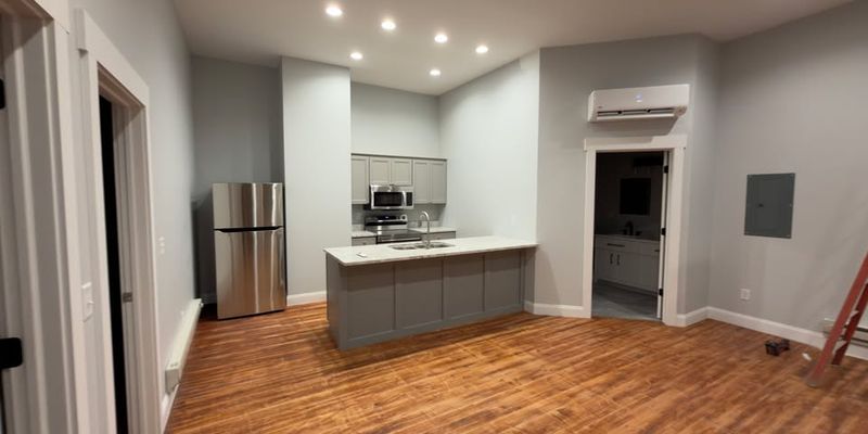 Dubuque Apartment: 1602 Central Ave