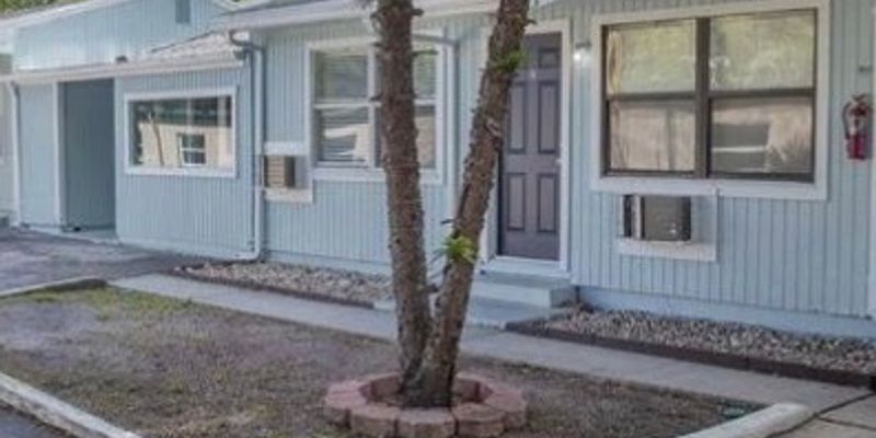 Clearwater Apartment: 1102 Sunset Point Rd