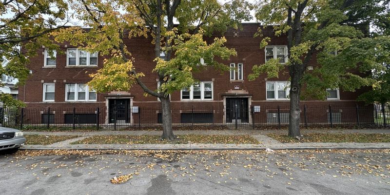 Chicago Apartment: 2248 W Marquette Rd