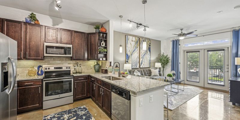 West University Place Apartment: 3200 University Blvd