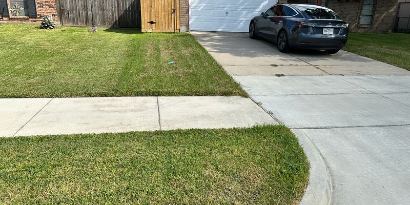 Houston House: 14619 Dartwood Drive