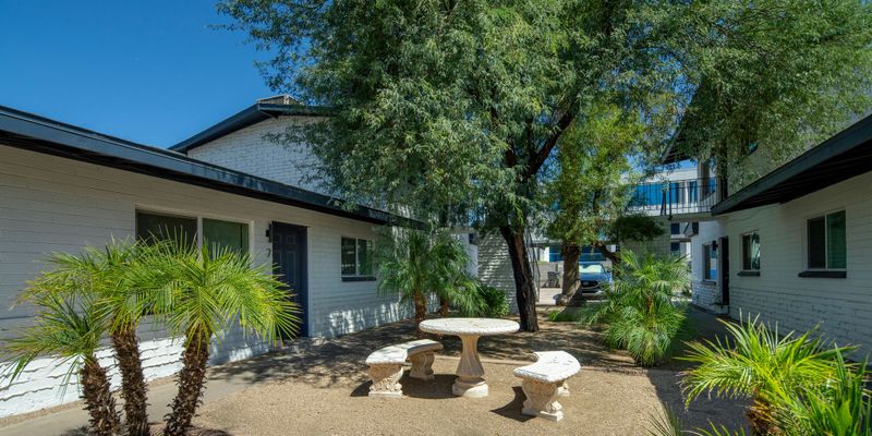 Phoenix Apartment: 1934 East Fairmount Avenue
