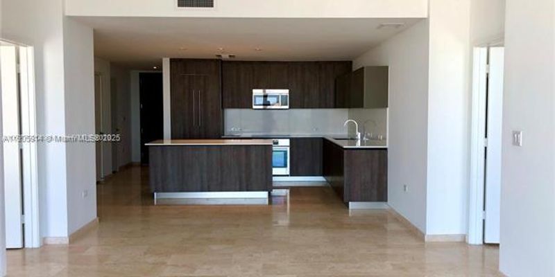 Miami Condo: 88 SW 7th St
