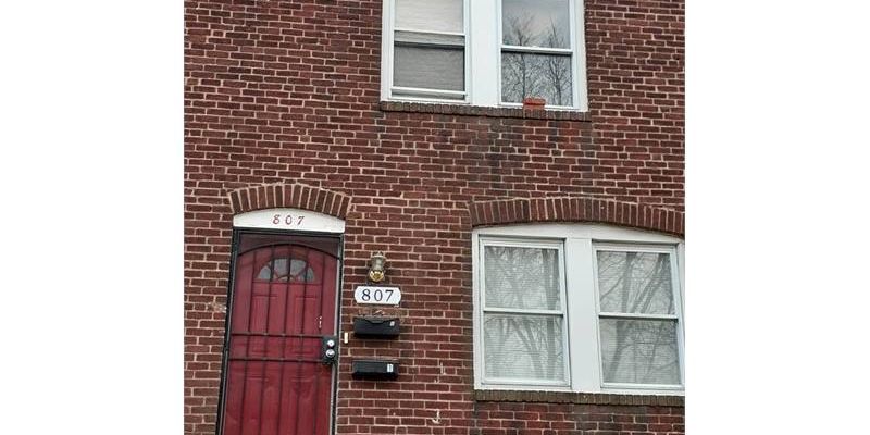 Baltimore House: 807 Stoll St