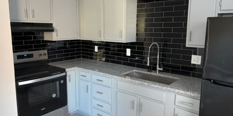 Bonner Springs Apartment: Cornell Ave