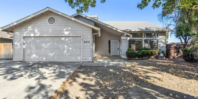 Tracy House: 2410 Lincoln Blvd