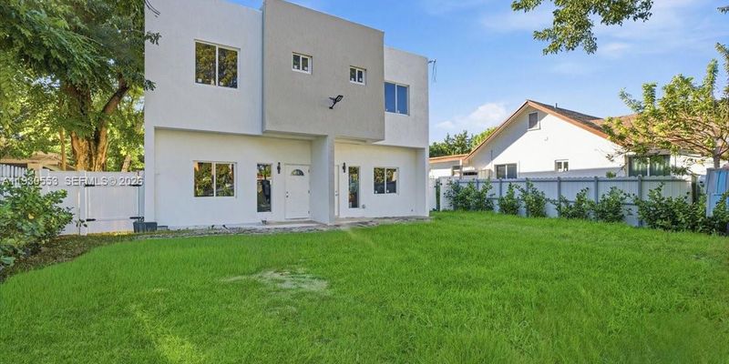 Miami House: 1126 NW 28th St