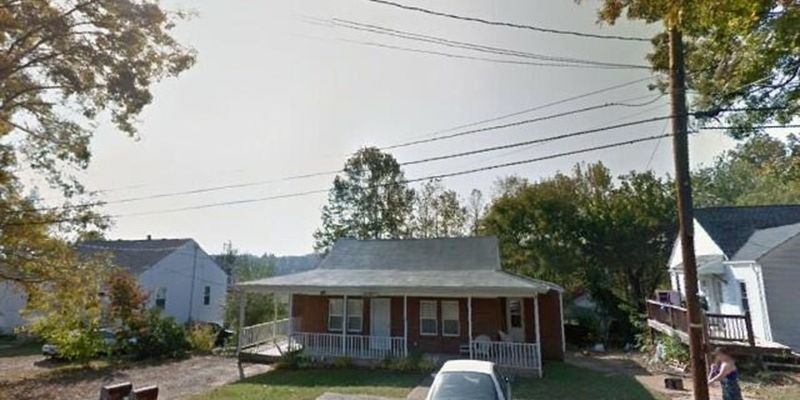 Martinsville Multiplex: 1628 1/2 Rivermont Hts