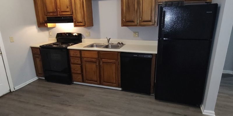 Florence Apartment: 211 N Patton St