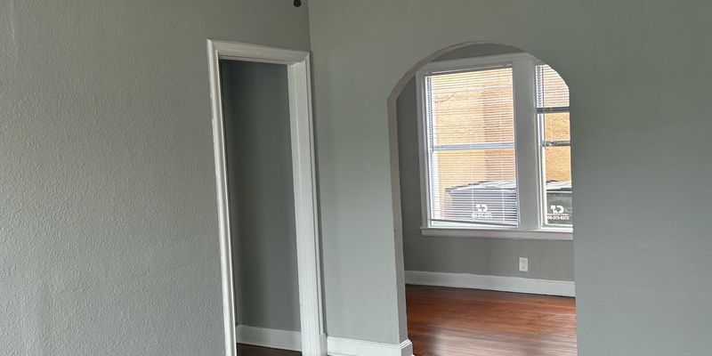 San Antonio Apartment: 403 W Hollywood Ave