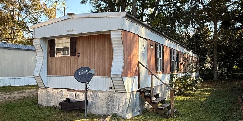 Brookhaven House: 765 Union Church Rd