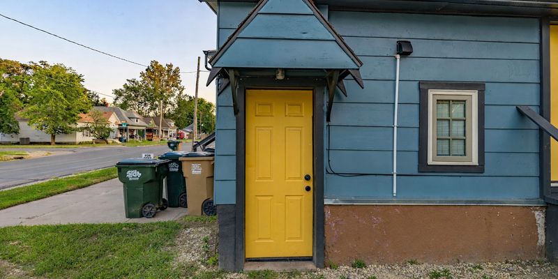 Hutchinson Multiplex: 128 E 10th Ave