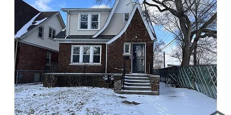 Detroit Apartment: 15893 Indiana St