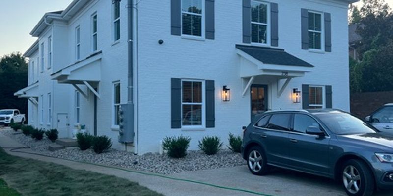 Louisville Apartment: 238 Chenoweth Ln