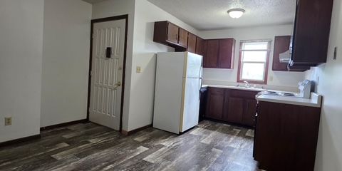 Kitchen 3.JPG