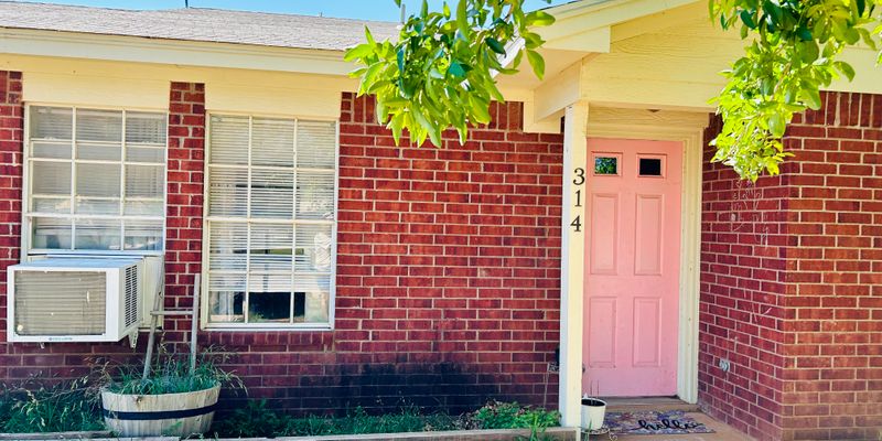 Bronte  Townhome: 314 SE Railroad st