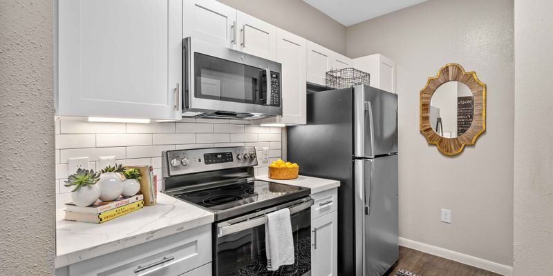 Houston Apartment: 2687 Yorktown St