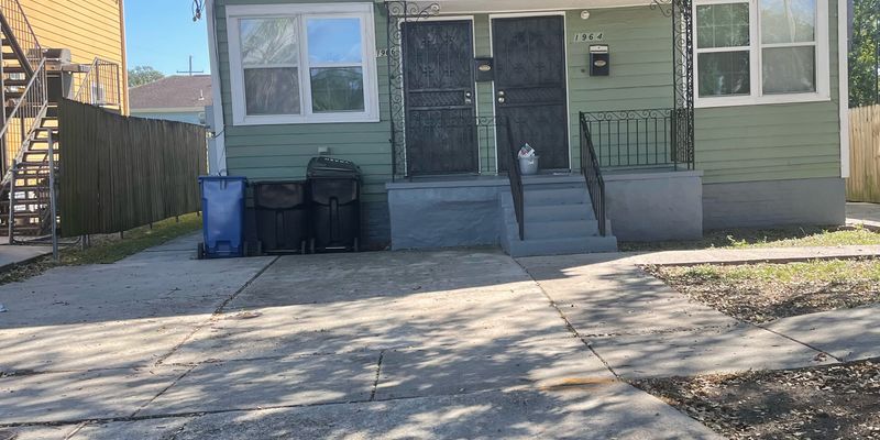 New Orleans Multiplex: 1964 Mirabeau Ave