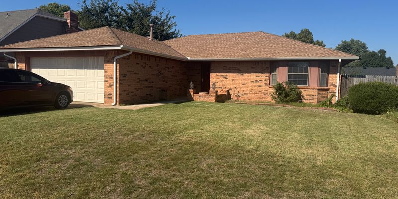 Moore House: 1125 N Patterson Dr