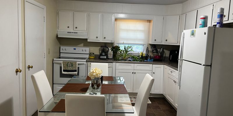 Leominster Apartment: 64 Lorchris St