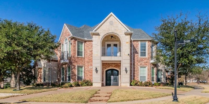 Euless House: 1004 Drake Dr