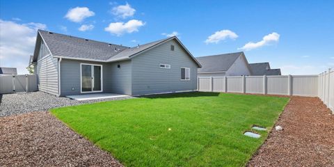 25-Backyard.jpg