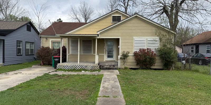 Baytown House: 500 Scott St
