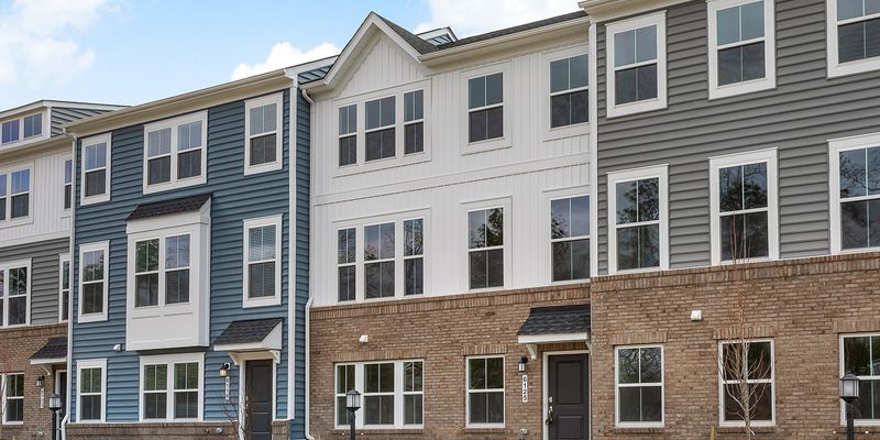 N Chesterfield Townhome: 6425 Gennaker Run