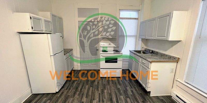 Lafayette Apartment: 1902 Salem Street