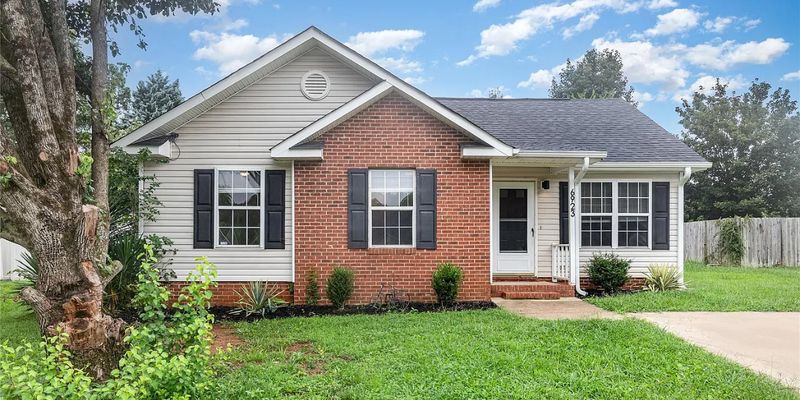 Charlotte House: 6923 Reese Furr Dr
