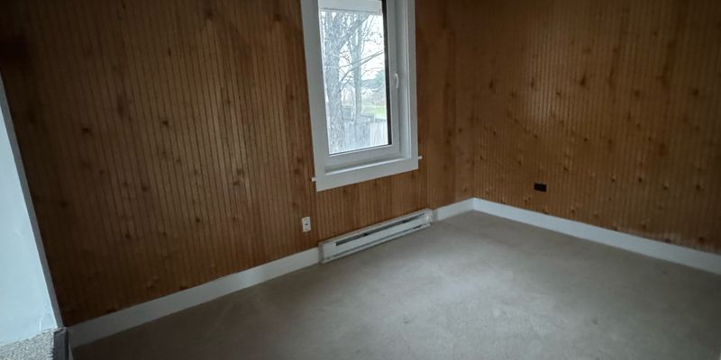 Hinesburg House: 377 Charlotte Rd Apt B