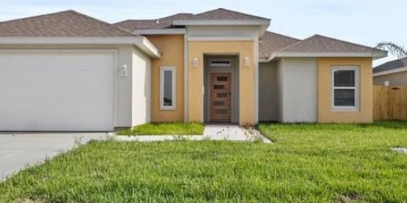 La Feria House: 306 Hope Dr