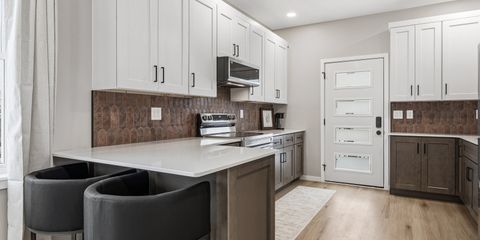918_7th_St_SE (38 of 62).jpg