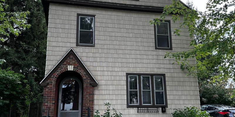 Rochester Apartment: 9 Hickory St