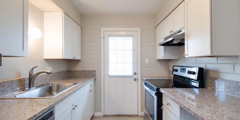 Tempe Townhome: 933 S Farmer Ave