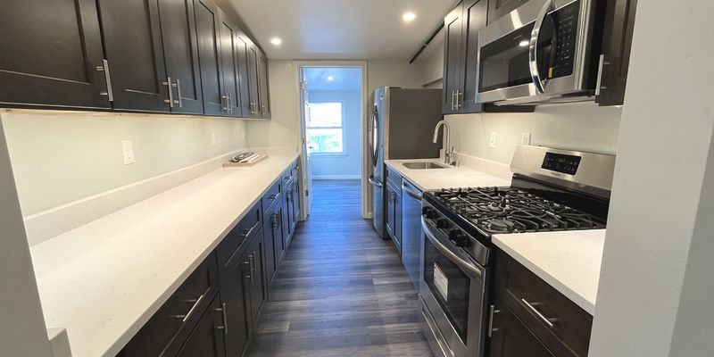 York Apartment: 45 E King St