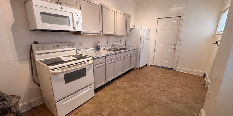 York House: 738 West Poplar Street